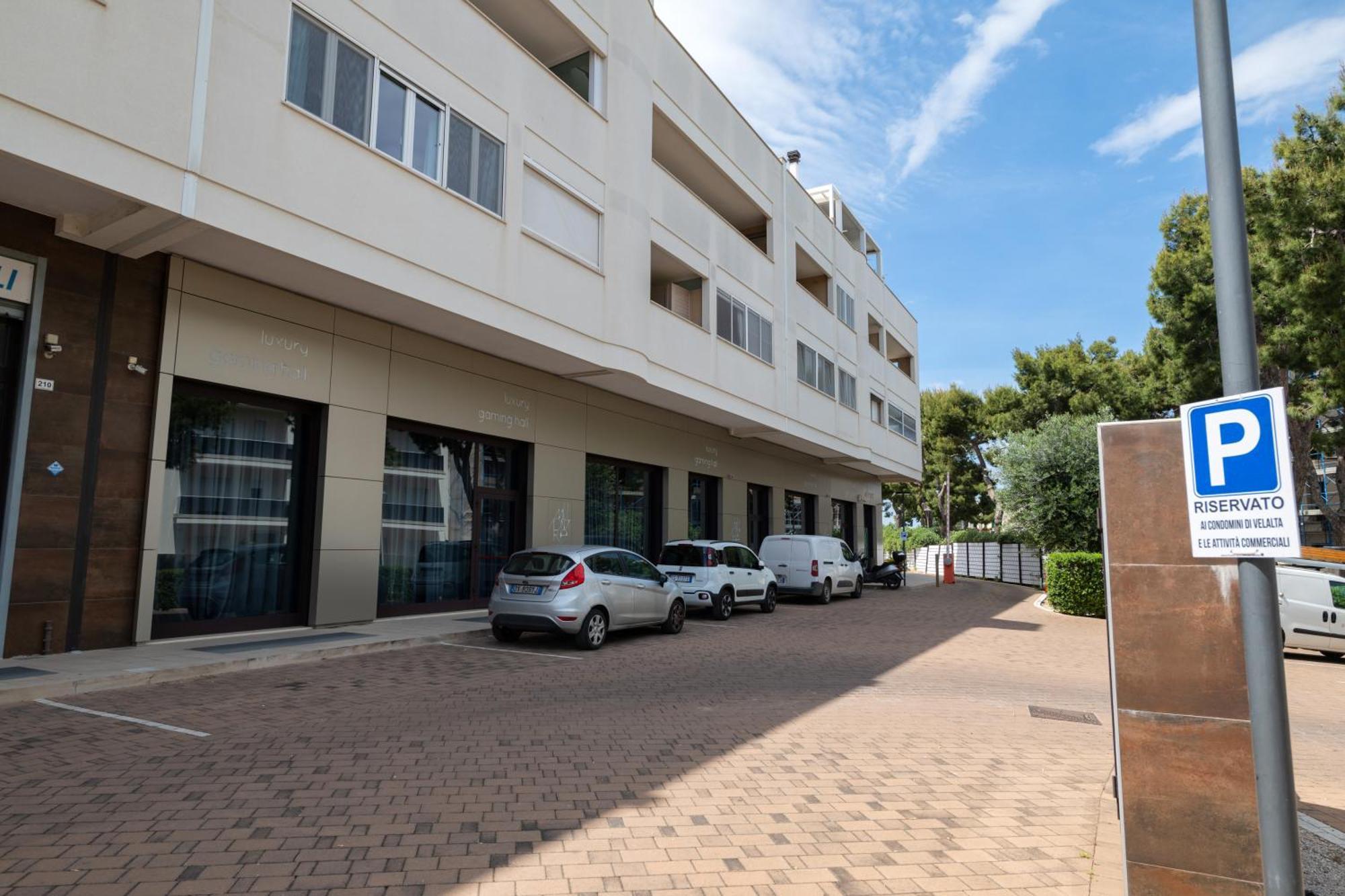 Monopoli Favolosa - Spacious 100Mq Apt. W/ Parking Buitenkant foto