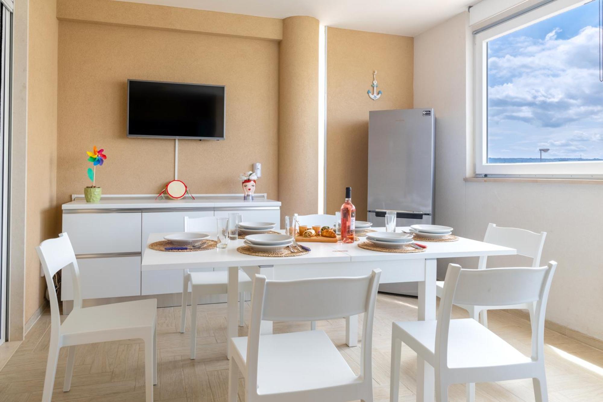 Monopoli Favolosa - Spacious 100Mq Apt. W/ Parking Buitenkant foto