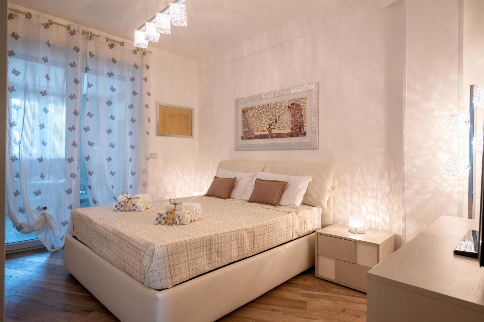 Monopoli Favolosa - Spacious 100Mq Apt. W/ Parking Buitenkant foto